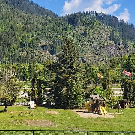 Malakwa Sicamous Rv & Cabin Resort المظهر الخارجي الصورة